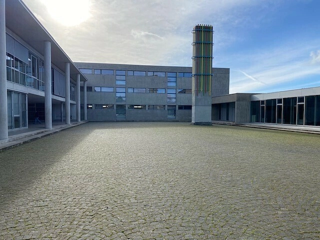Image média: Végétalisation de la cour du collège de C.F. Ramuz