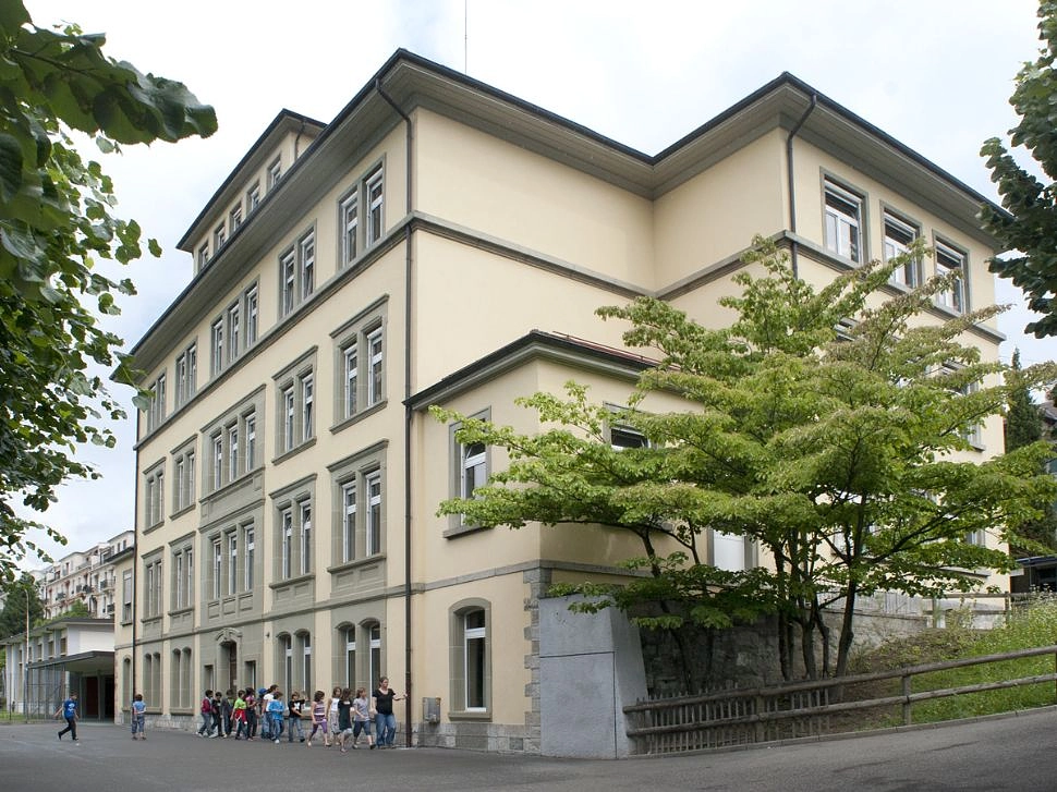 Image média: Préau Collège de la Pontaise