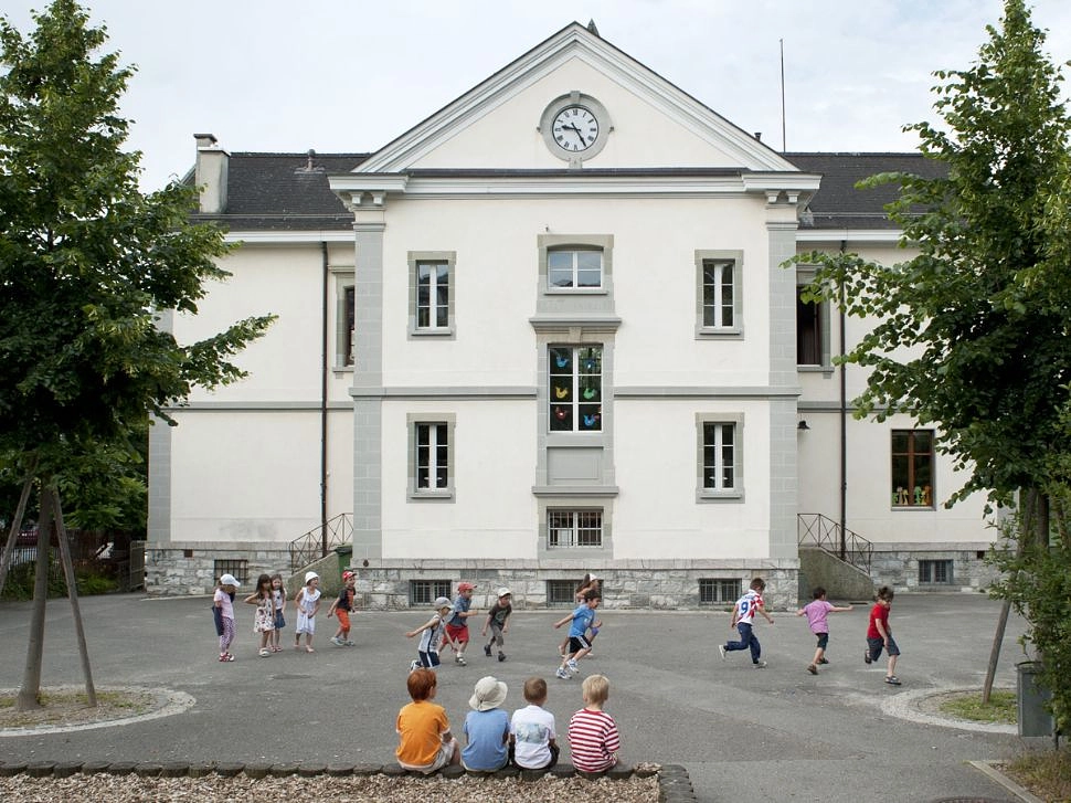 Image média: Préau Collège de Cour