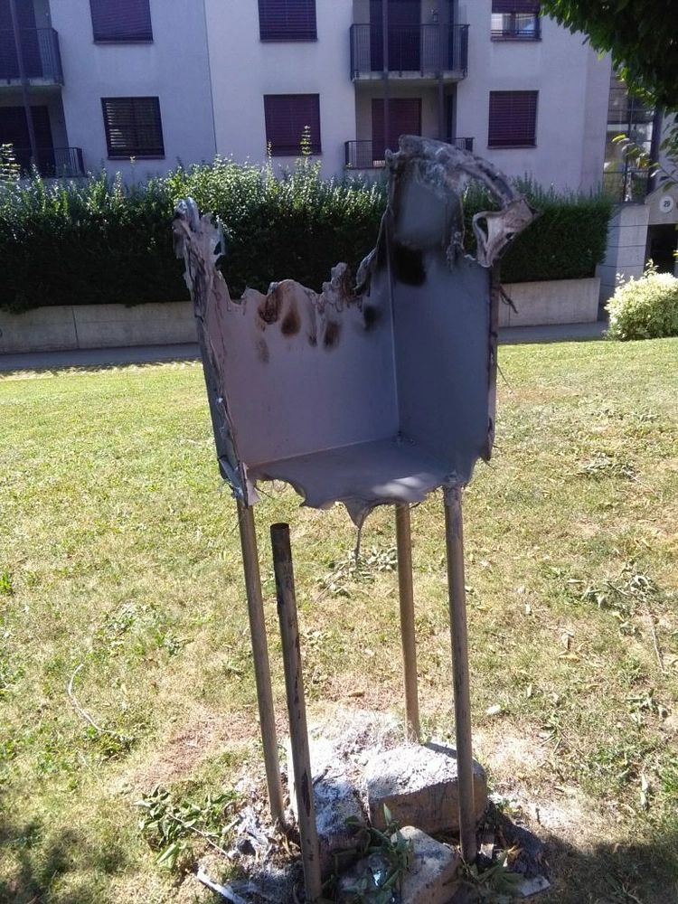 Image média: L'indestructible Boîte à Livres 