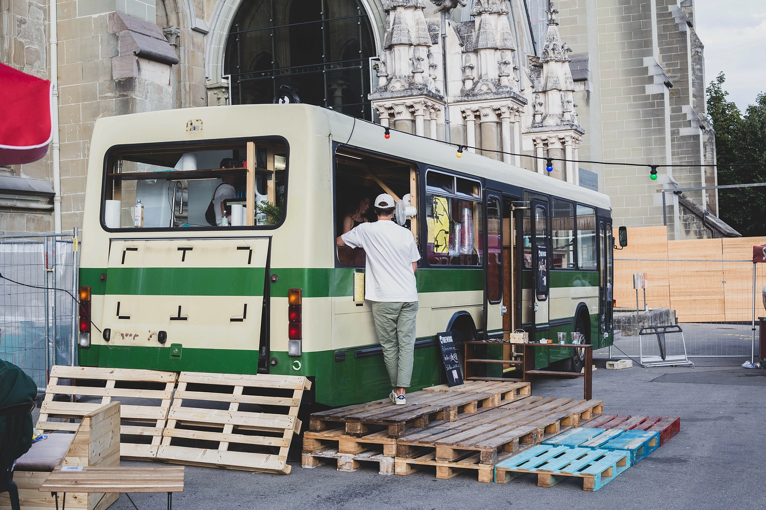 Image média: Le Terminus bar/scène/bus
