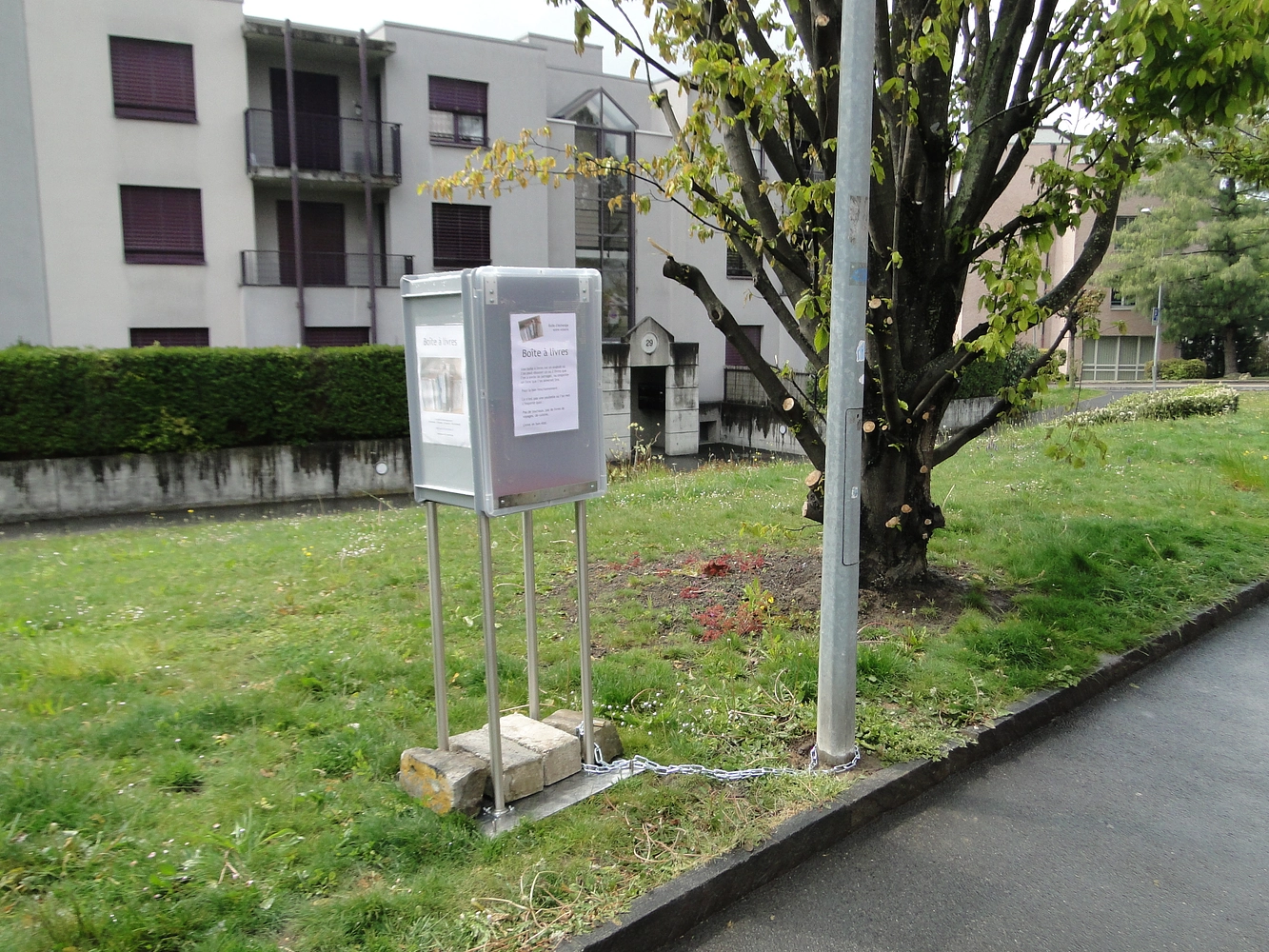 Image média: L&#39;indestructible Boîte à Livres 